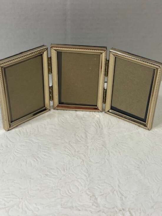 Frame Other - VTG Trifold Gold Tone Metal Hinged Mini Photo Frame Embossed Rope-Style Borders